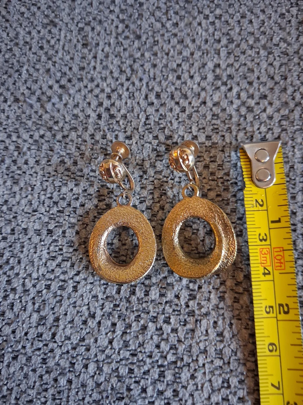 Vintage Gold Textured Open Circle Drop Earrings - Women Jewelry